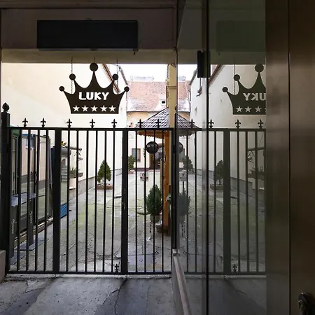 Republicii Quiet Courtyard 아파트 *