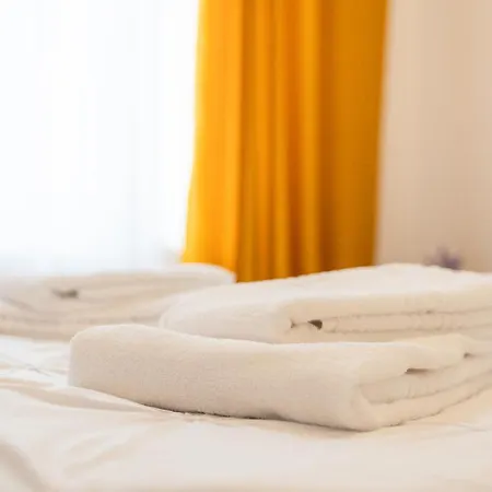 Republicii Quiet Courtyard Apartment Brasov