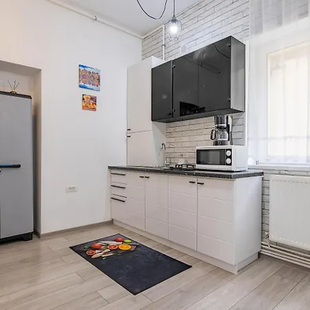 아파트 Republicii Quiet Courtyard 브라쇼브