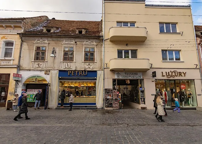 Republicii Quiet Courtyard * Brasov