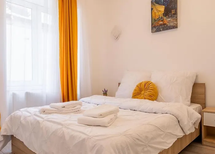 Republicii Quiet Courtyard